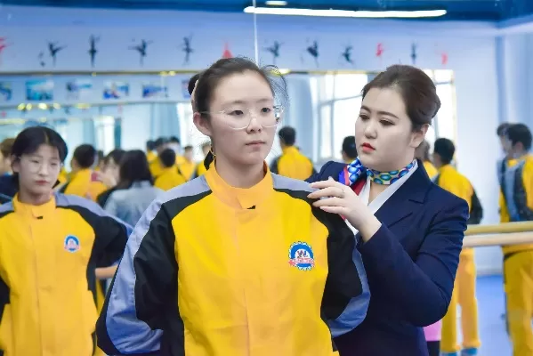  武汉高铁乘务专业学校怎么样？深入解读其核心优势与发展潜力