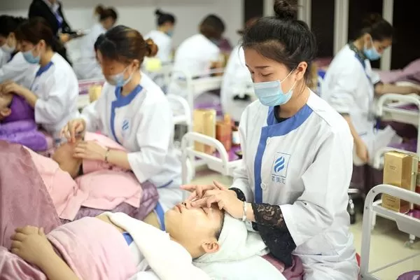 初中生能学美容专业吗？全面解析职业教育新选择