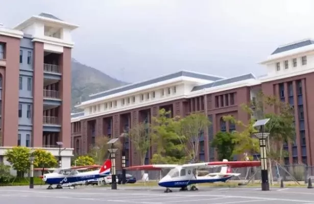 广东肇庆航空学院是什么性质？——全面解析其办学特色与发展前景