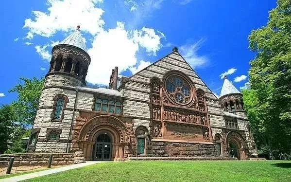50所美国一流大学有哪些？全面盘点美国顶尖高校的综合实力与特色