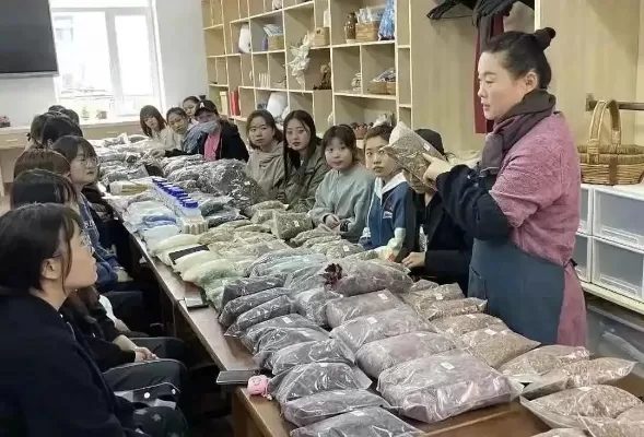  锦州师专美术教育专业：传统师范专业的现代转型与前景展望