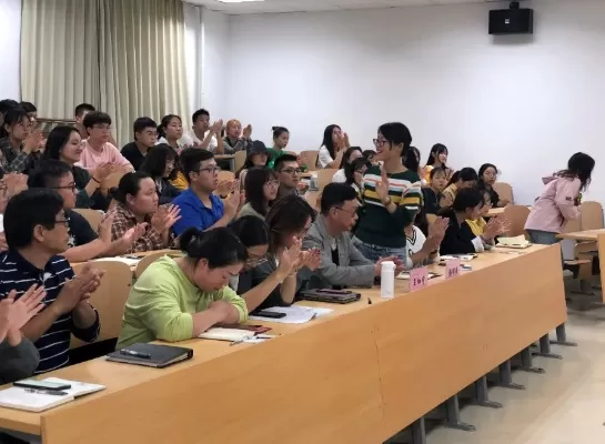 大学生活委员是干啥的？班级管家与成长催化剂的复合型角色