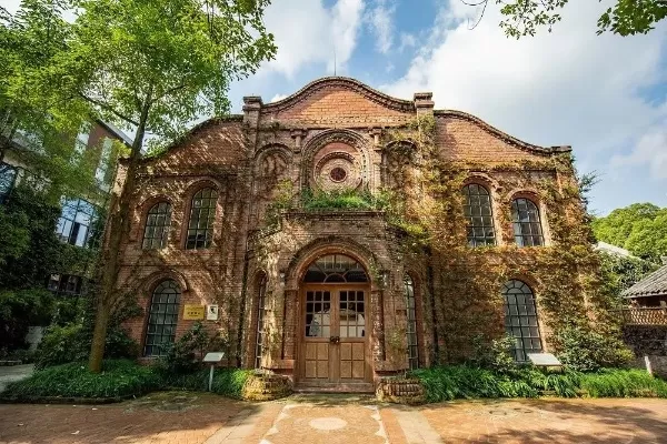  四川国际标榜职业学院是怎样的学校？——聚焦“美与健康”的特色职业教育之路