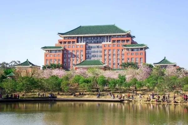 华南农业大学占地多少亩？揭秘“农业航母”的空间密码