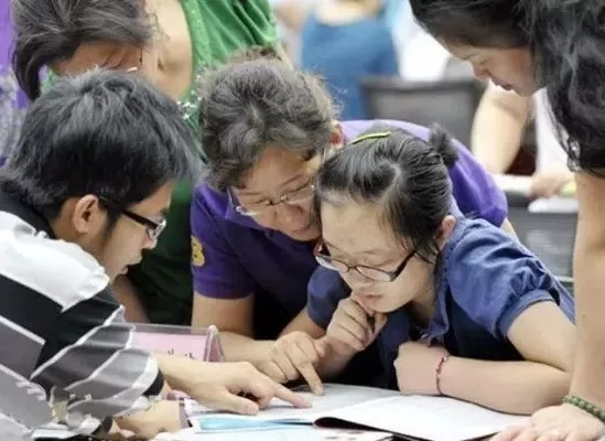 考上大学意味着什么？解读家族荣耀与教育传承