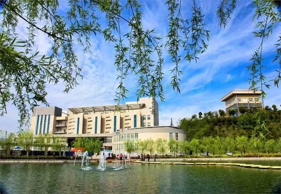 湖北工业职业技术学院招生电话是多少？深度剖析学院招生体系与服务亮点