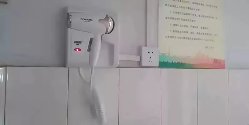 大学宿舍可以用吹风机吗？核心在于合规使用与安全管理