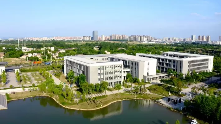 合肥职业技术学院软件技术在哪个校区？——信息工程与传媒学院汇心湖校区全解析