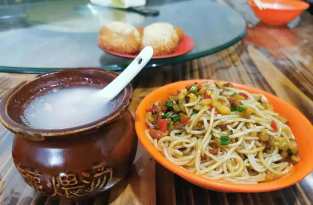 南昌瓦罐汤拌粉学院是什么？本质是职业技能教育的创新实验场