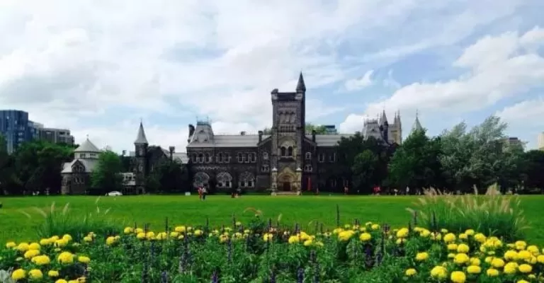多伦多大学是哪个国家的？——加拿大高等教育的瑰宝