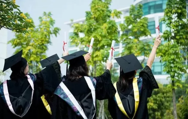 大专生自考本科值得吗？全方位解析学历提升之路