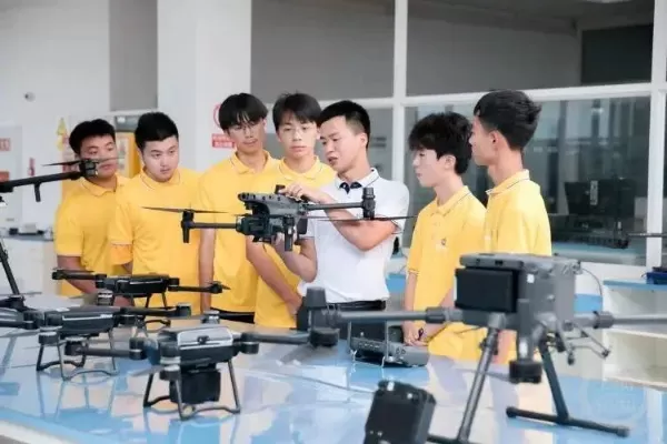  无人机专业大专学校有哪些？职教体系如何培养低空经济人才
