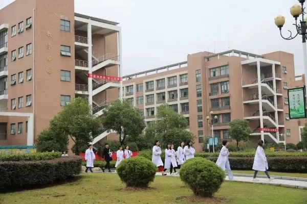  九江卫生健康职业学院是公办的吗？——剖析这所新兴医药类高职的办学属性