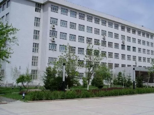 新疆教育学院是公办院校吗？深度解析办学性质与招生政策