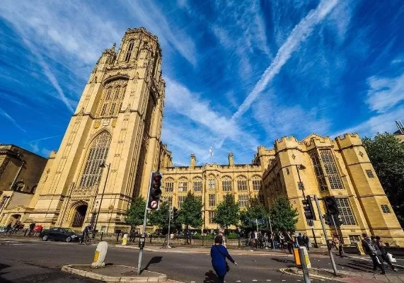 布里斯托大学实力究竟如何？综合剖析其学术成就与全球声誉