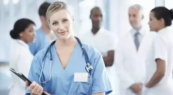 英语护理专业主要学什么？构建跨文化医疗护理的核心竞争力